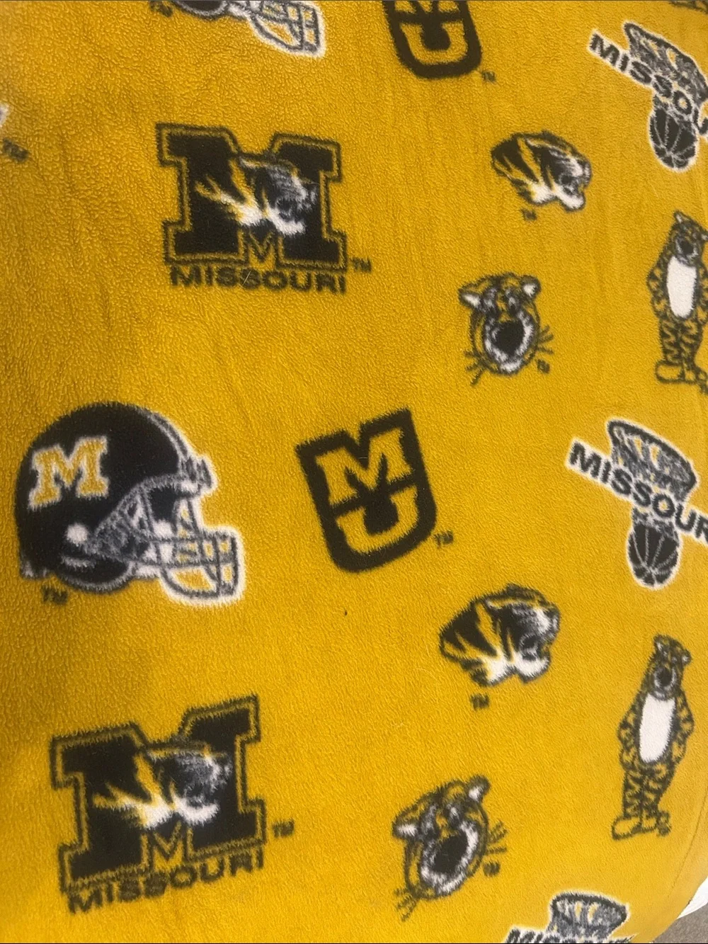 University of Missouri Fleece Throw w Arm Sleeves Blanket with Tigers 65x51